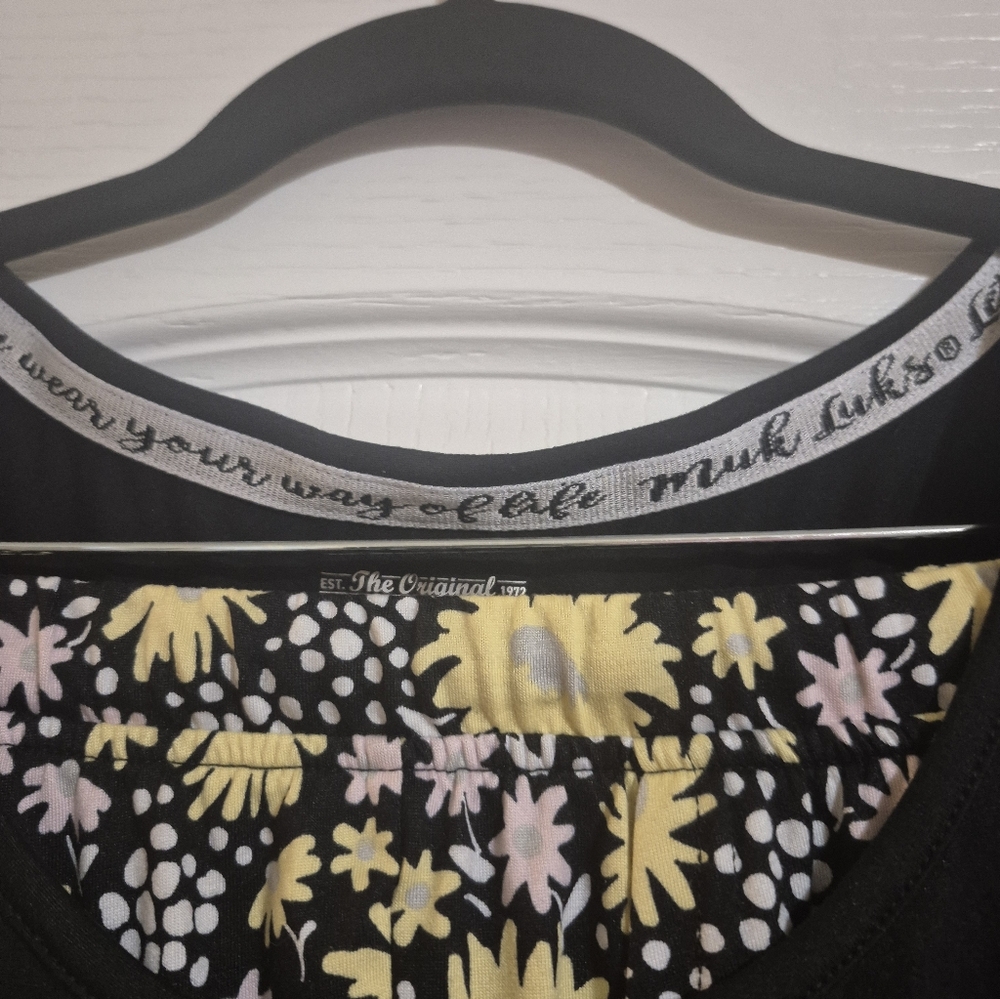 NEW! MUK LUKS Floral 3 PIECE Print Pajama Set - Black and Yellow - Picture 6 of 9